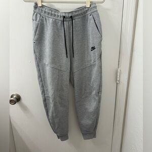 Nike Sportswear Tech Fleece size S grey